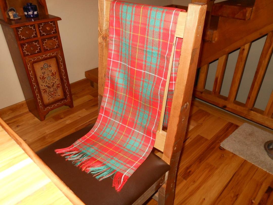 Finally the Bruce Sash arrived from Scotland.....a little late for the engagement party....but at least it will be ready for the wedding in Scotland!