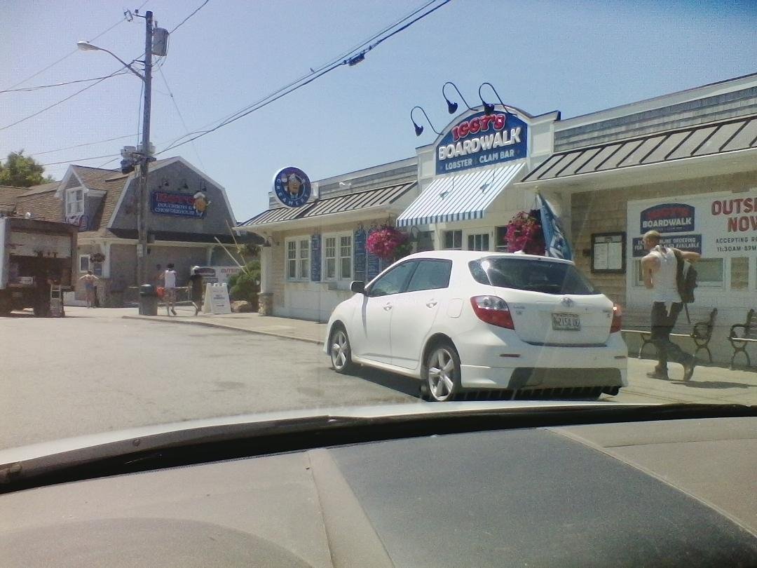 Iggy's local favorite serving clam cakes and chowda