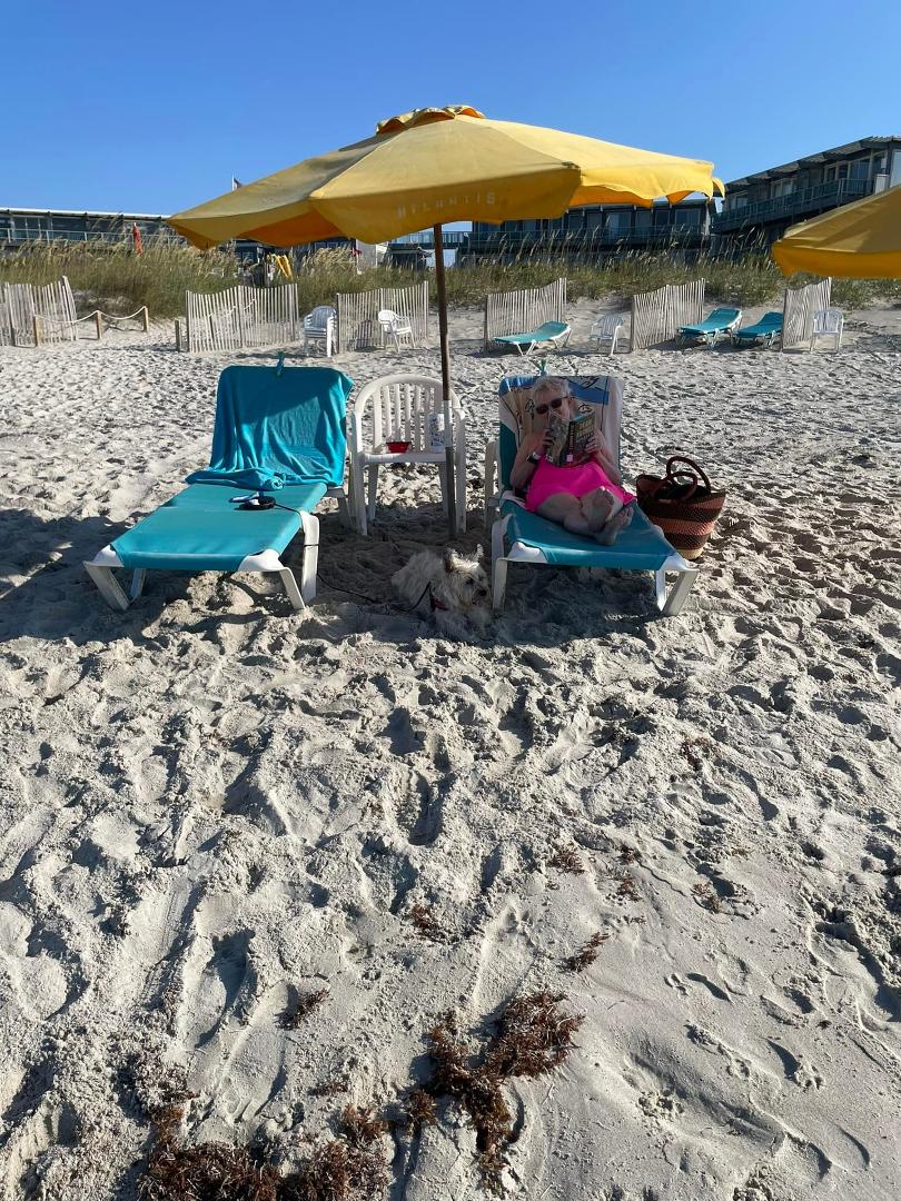 Beaching it with the Irish Lass and Miss Maggie.