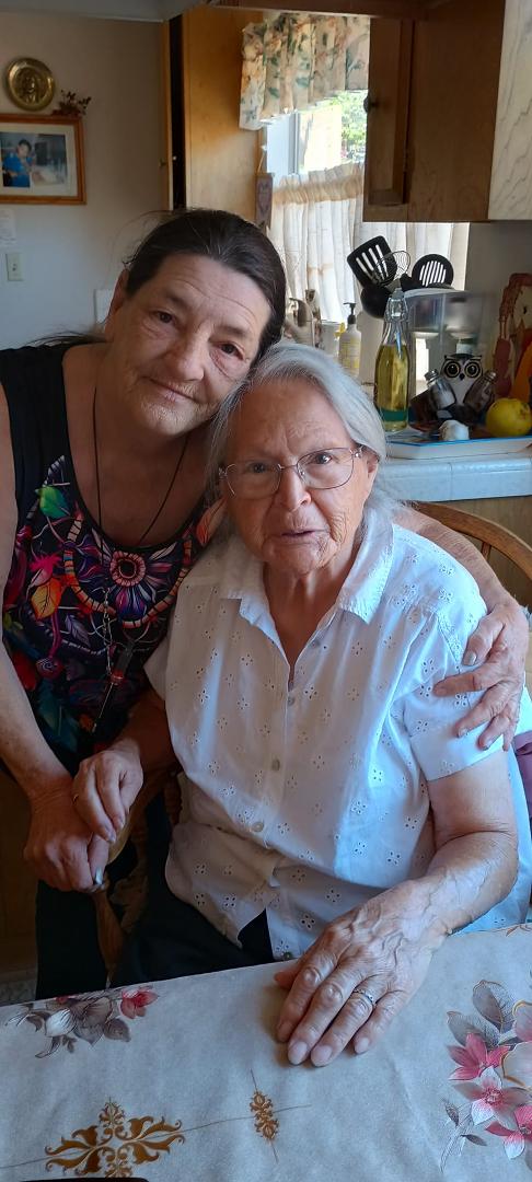 Stopped by moms for a good hug & cry,ty sis,u both sure helped me,will give Ruben huge hugs tomorrow 🙏🙏💕