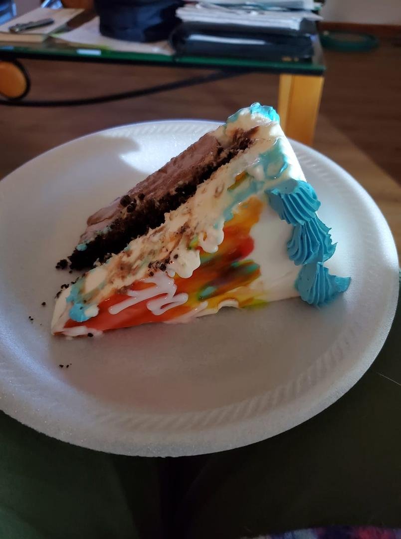 Look what I got for my neighbors birthday! My favorite. Ice cream cake.