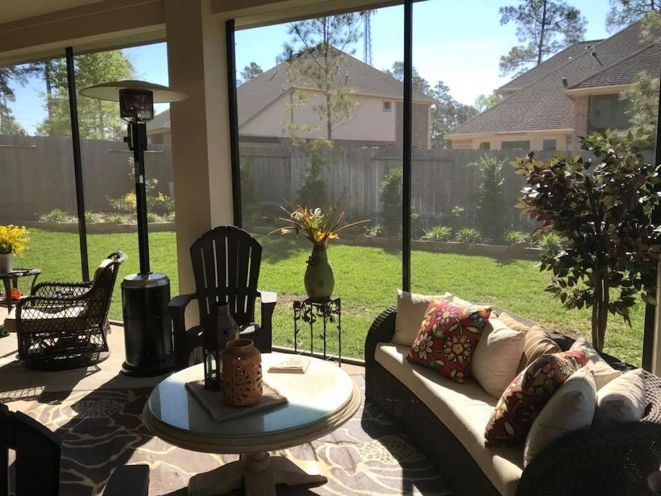 Wow, it’s a beautiful Good Friday here in Pinehurst as witnessed from our covered back patio....The Builders are finishing up the two new homes behind us....About to go run a few errands up in The Woodlands...Susan & I will