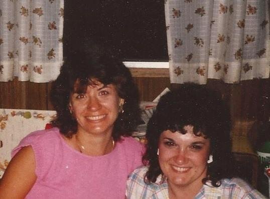 Gail Ward Durham - where in the world were we?? I can't identify the location - was it in Interlachen? And where did my black hair go?? LOL