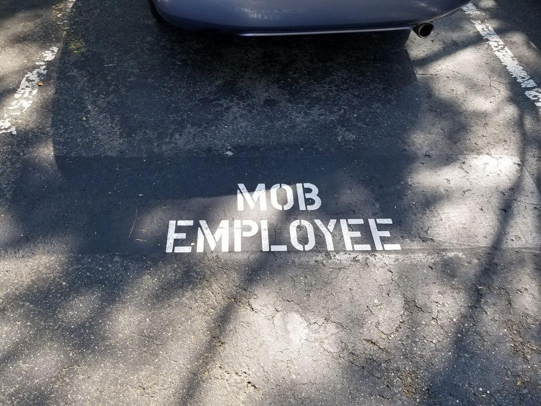 The mafia set up shop in Fountain Valley lol parking for MOB EMPLOYEE only!!🤣🤣🤣🤣🤣