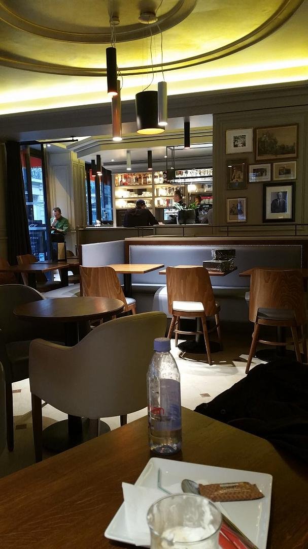 Nice little bistro to get out of the rain for 2 hours