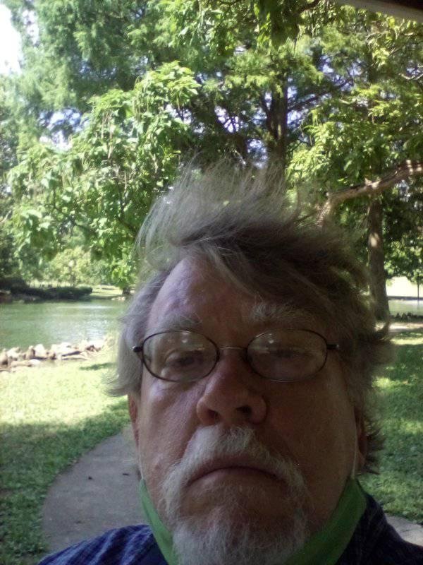 Hanging out at Yoctangee Lake enjoying the fowl and the nice breeze. Wish I could get in the fountain with the seans.