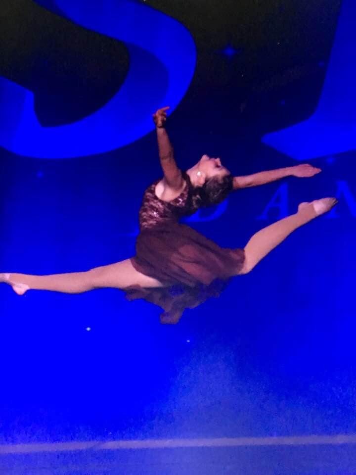 Happy birthday to my beautiful,smart,funny, talented dancer daughter! Happy 15th Morgan Lily! 😘