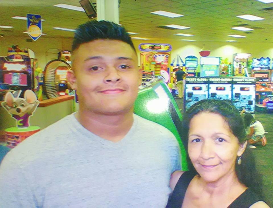 El mayor de mis 4 nietos, Demetrio, en sus QUINCE años hoy 5 de Agosto aqui a mi lado.