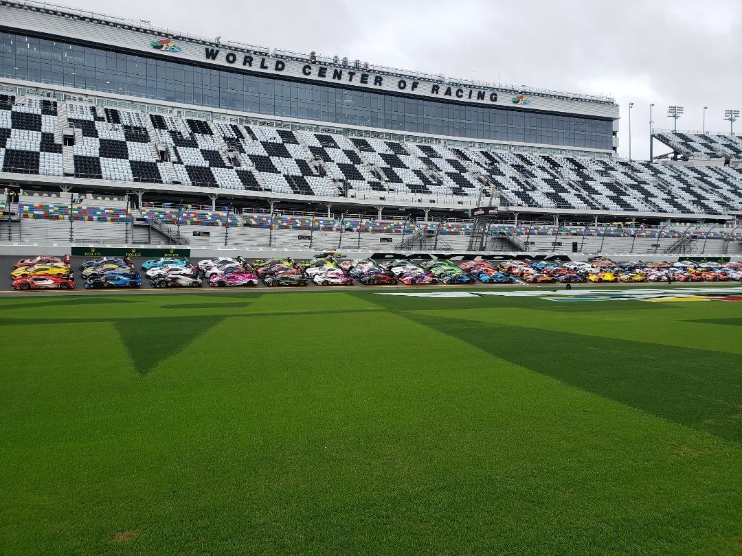The field is set for this weekend's Rolex 24-Hours of Daytona.  Look for me beneath the Rolex Clock at Gate 509.  Largest field of cars/teams in the last 4 years.  Temp at the track will be chilly - projected to be below fr