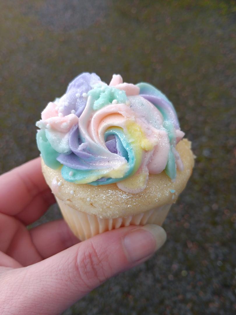 A lady here at work makes these. It makes me think of a unicorn 🦄. Pretty though. It was good too.