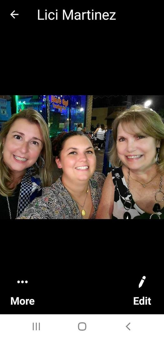 Having a great time downtown Sanfod tonight celebrating my daughter Stephanie's (L) BD tonite