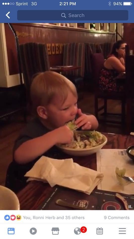 Really?!!! A 2 yr old at The Spaghetti Factory wanting a salad?!!!! Matt!!!! You're melting my heart!!! Love this kid!!! Love that he loves his fruit and veggie gummies!!! Eat good, crave good!!!