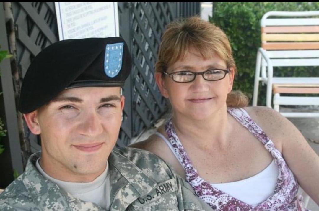 Wishing my birthday buddy Shane McCullough a Happy 36th birthday. I love you son and you was the best 20th birthday president I could have ever had. HAPPY BIRTHDAY TO US 🎂