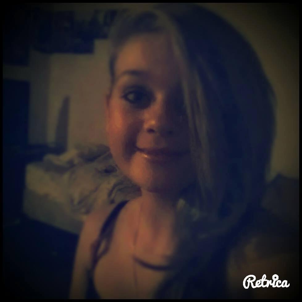 Should I ware my hair like this tomorrow and my makeup like it to