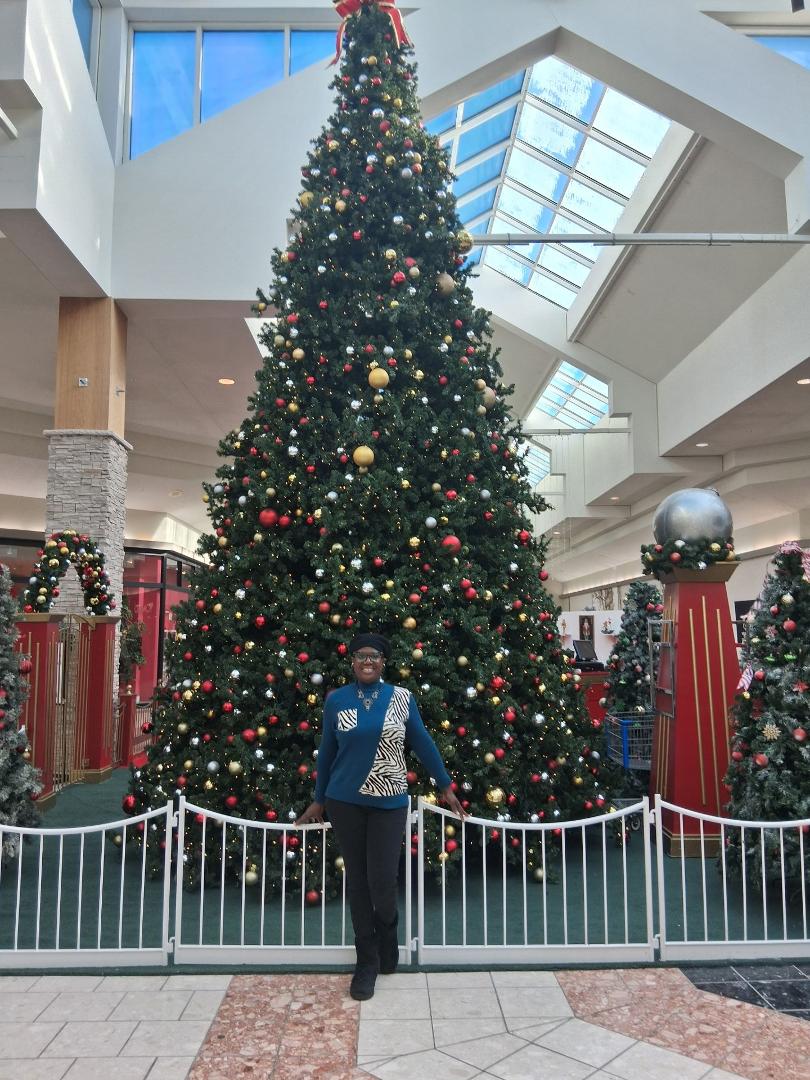 Wifey enjoying her Christmas holiday at the mall