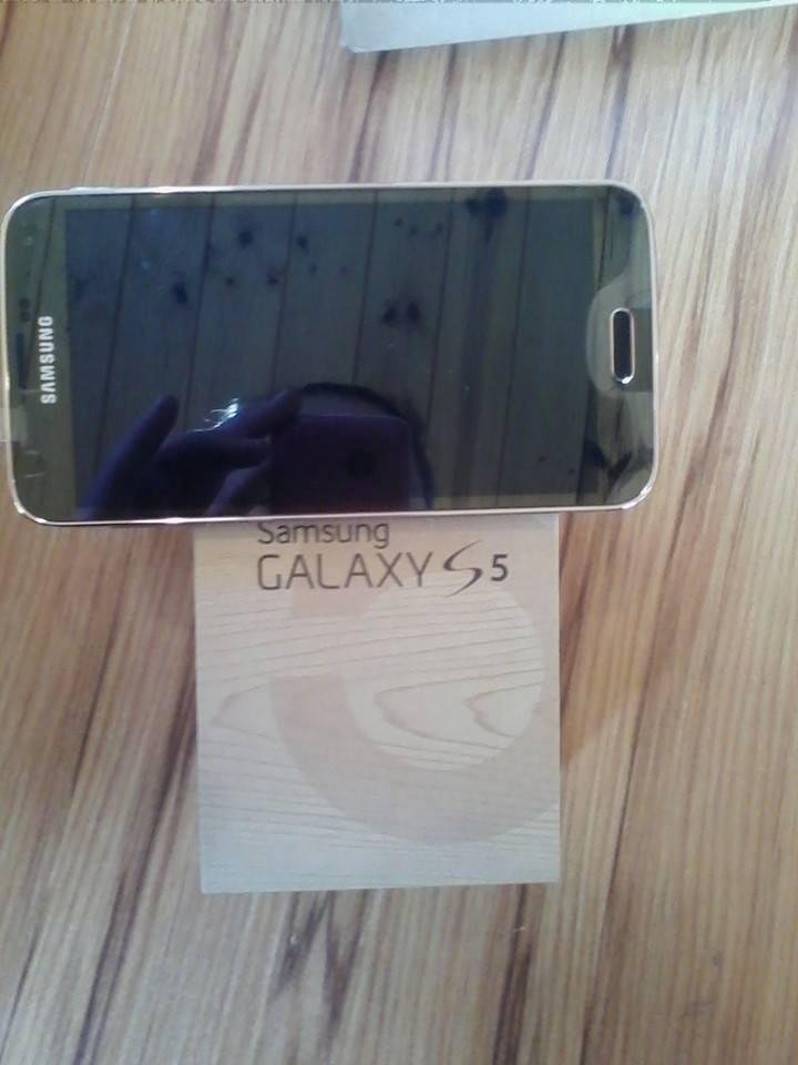 Yee mai new toy. Wnt b lng bee and ul b rockn urz, yeee