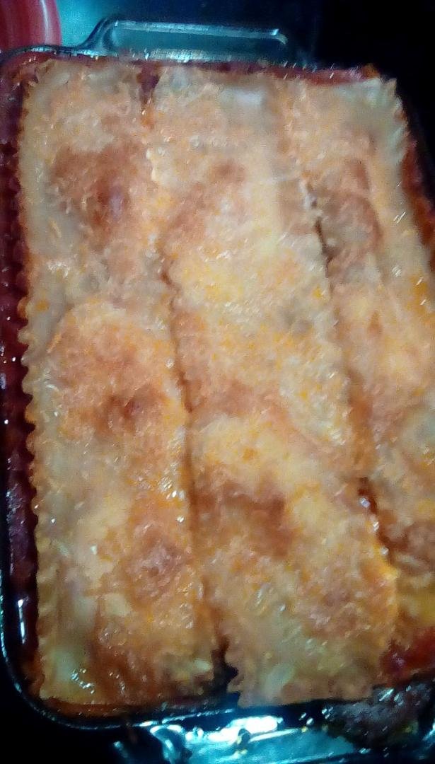 Mmm lasagna. So yummy😀