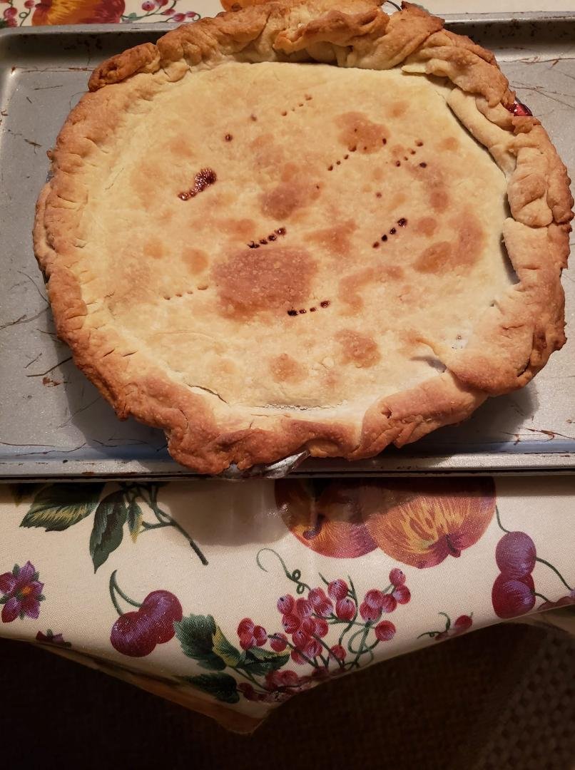 On a roll! Gooseberry pie. Our 1st one!! Ant wait to taste it!🤩