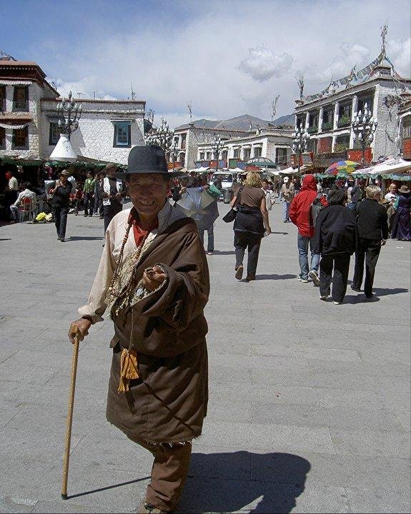 Smiling local in "downtown" Lhasa. Another of my favs...