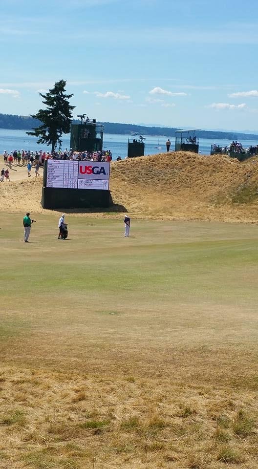 Rory chipping on the 11th.