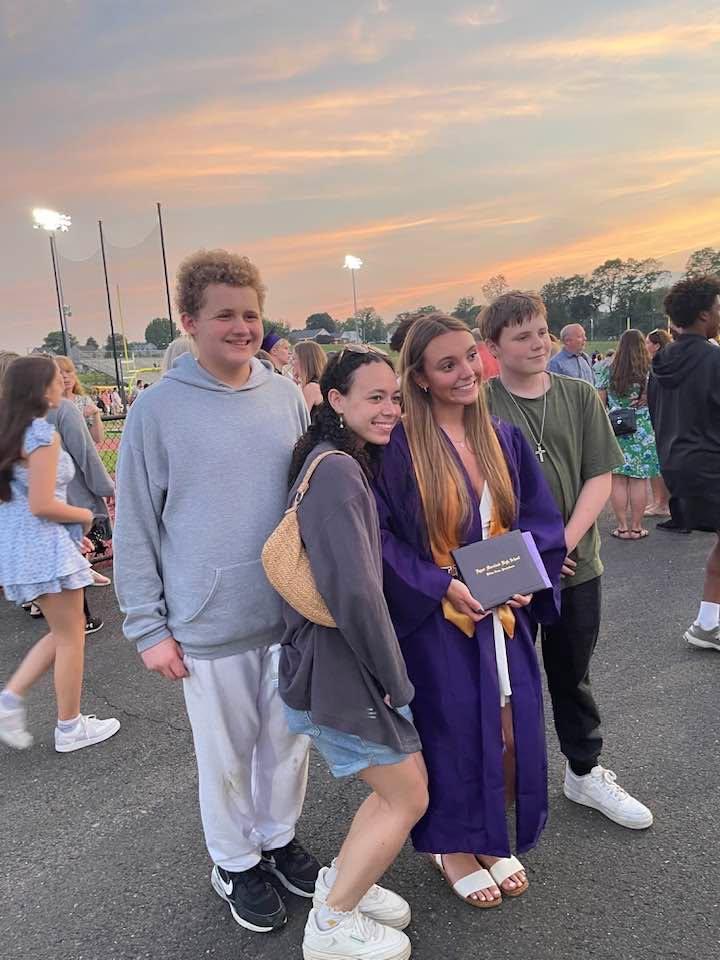 Here a all my grandchildren. From left to right we have Mason, Aliyah, Savannah,
And Isaac.