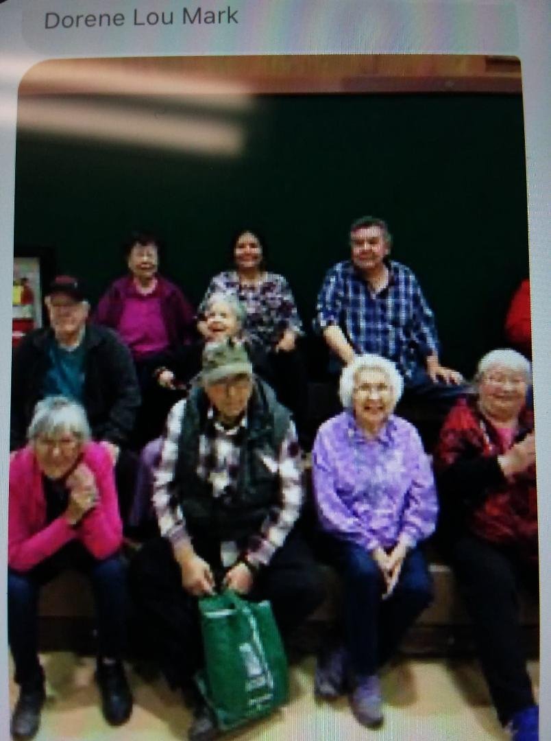 I see mom Martha Wright and Helen Peters <3