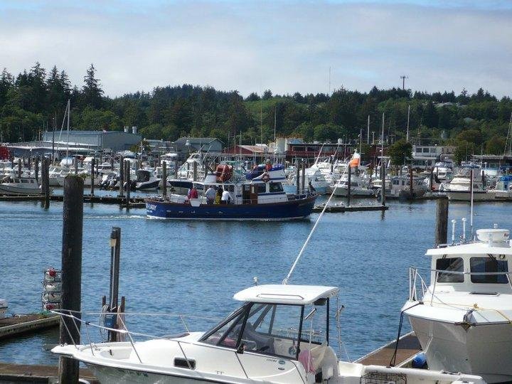 ILwaco Harbor ( west )