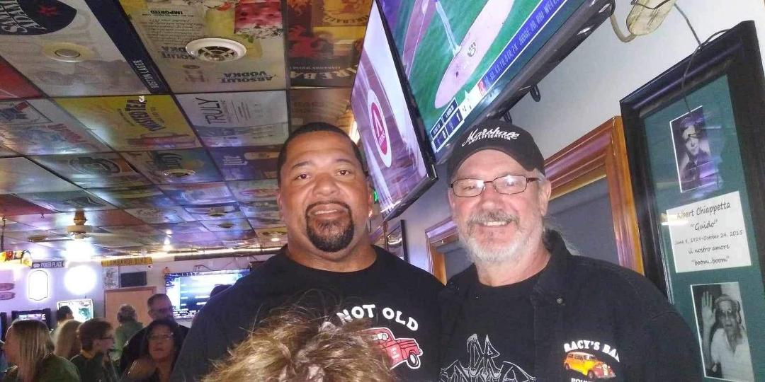 So I finally got to meet my favorite Green Bay Packers player...Gilbert Brown