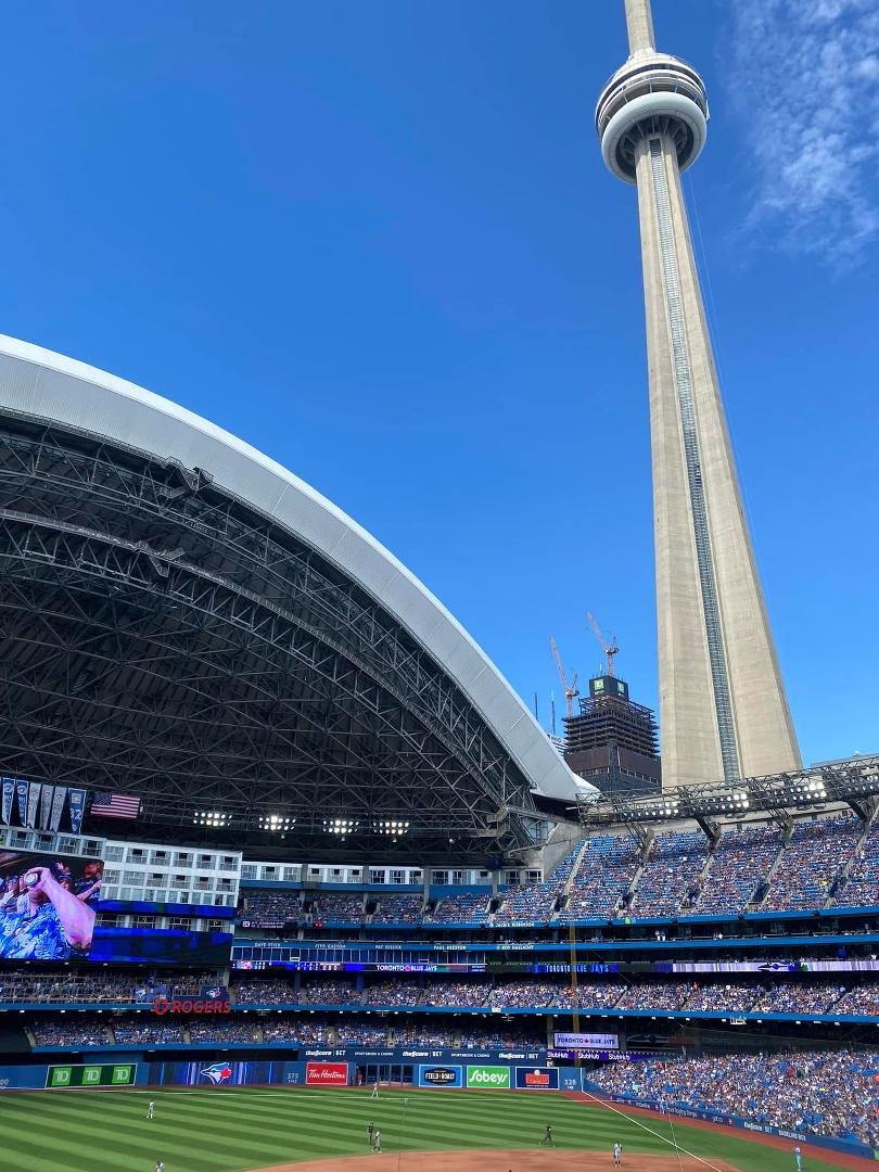 What a beautiful day down at the Skydome today. Jays beating the Indians and this beautiful backdrop…loving the “6”