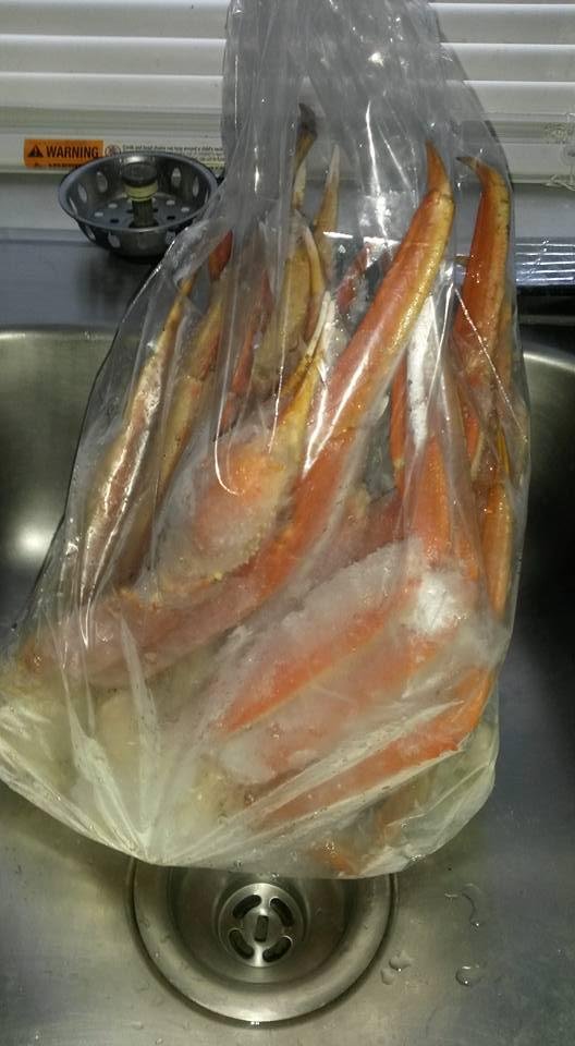 Jumbo snow crab tonight. ..