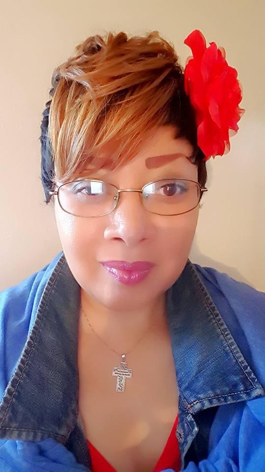 #FantabulousFriday P.I.N.K. Diamonds!! Heading to BK! These early mornings aren't too bad! Lol! Have your most productive day today!! Peace & Love!
