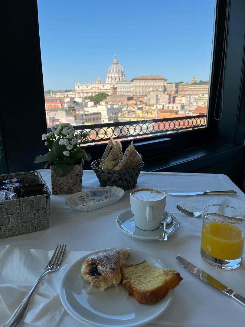 What a way to enjoy breakfast.