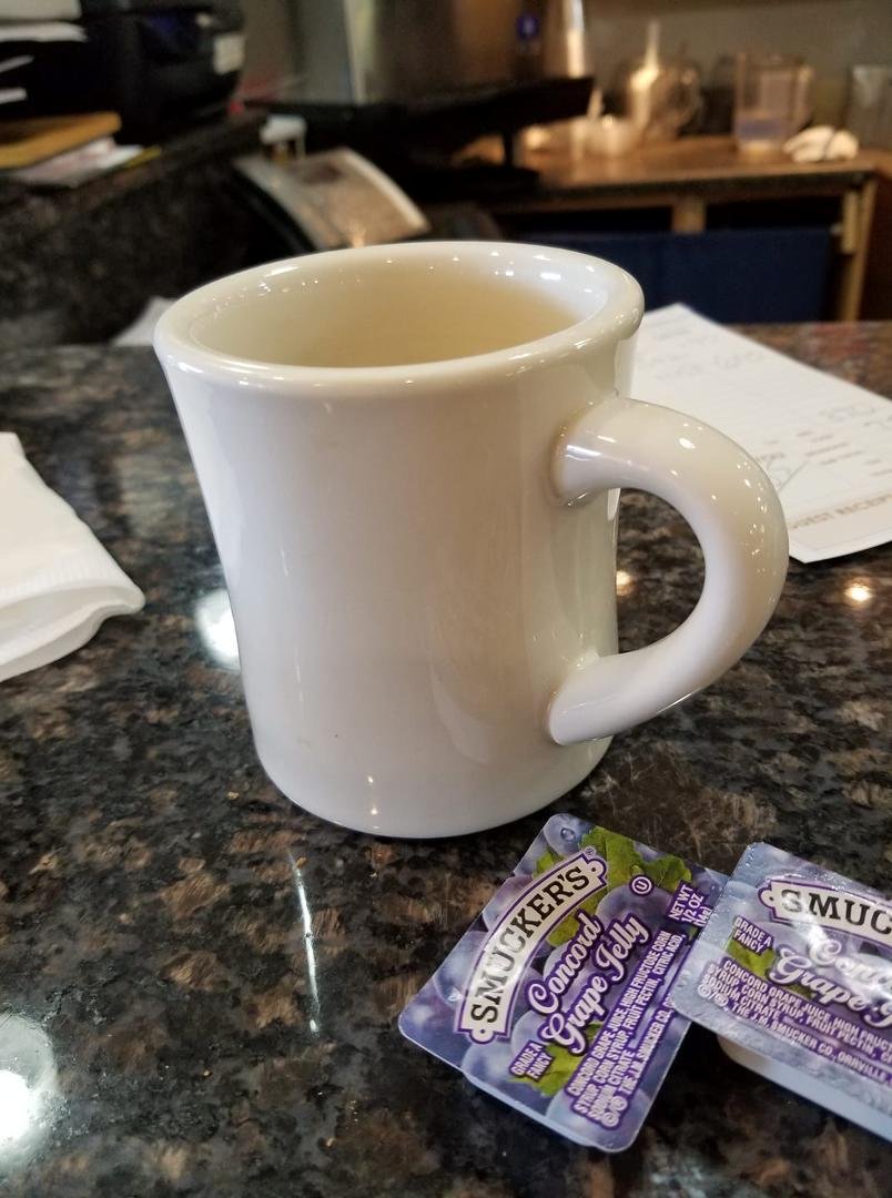 Great little diner on Main Street in New City. Excellent breakfasts. Try the French toast! Or the blueberry pancakes. Or pretty much everything! Good coffee in old fashioned diner mugs. Friendly staff, too.