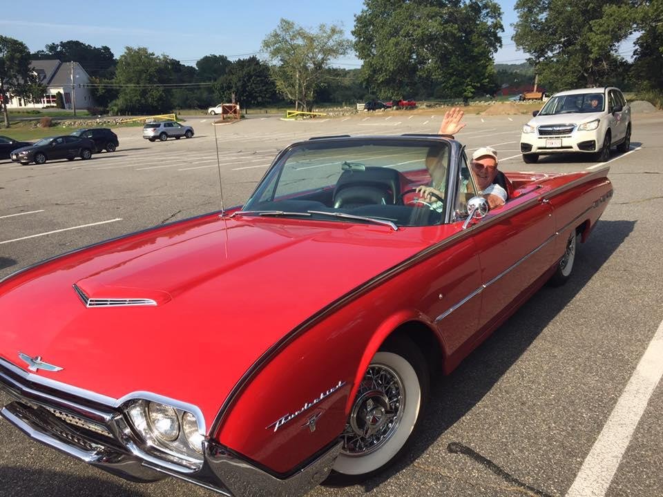 My ship came in. Well I might call it a boat. No ! It's not my car. It's a friends. 1962 Ford Thunderbird.