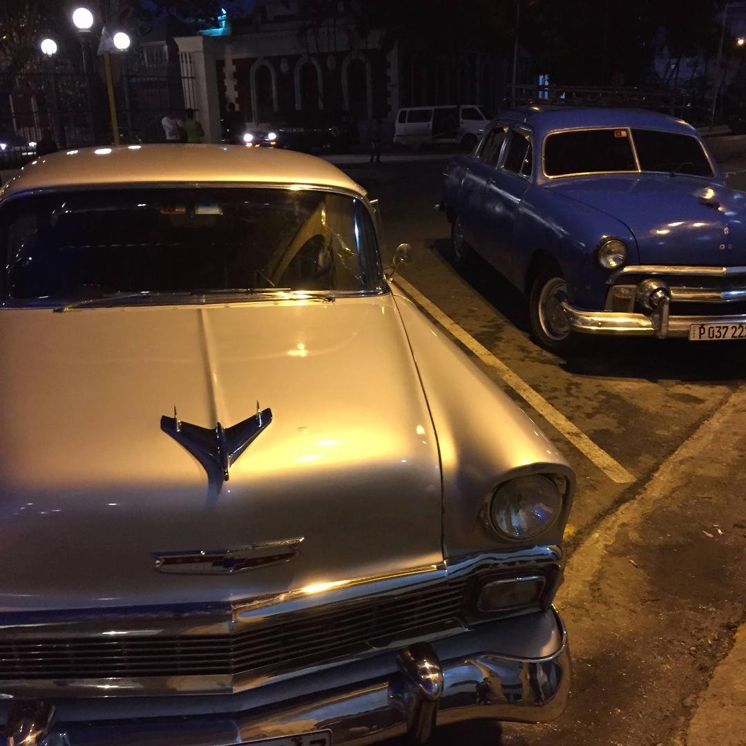The evening's taxi in Havana