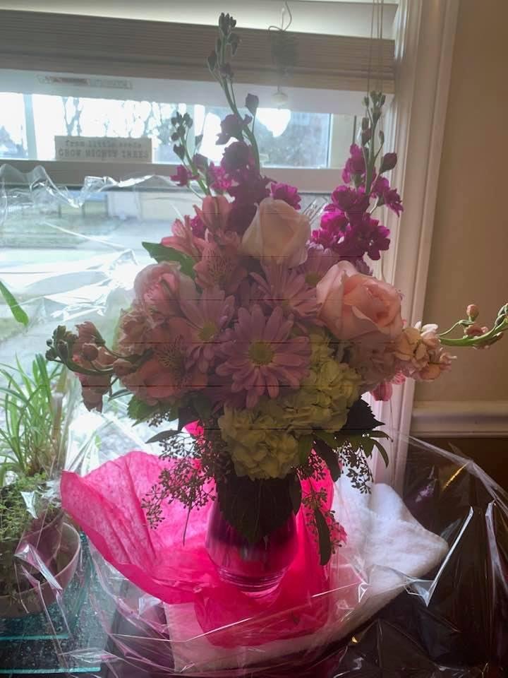 Oh my gosh...thank you for the beautiful flowers and chocolates Susie, Scott, McKenzie and McGwire!! I’m seriously tearing up! I love you guys!!