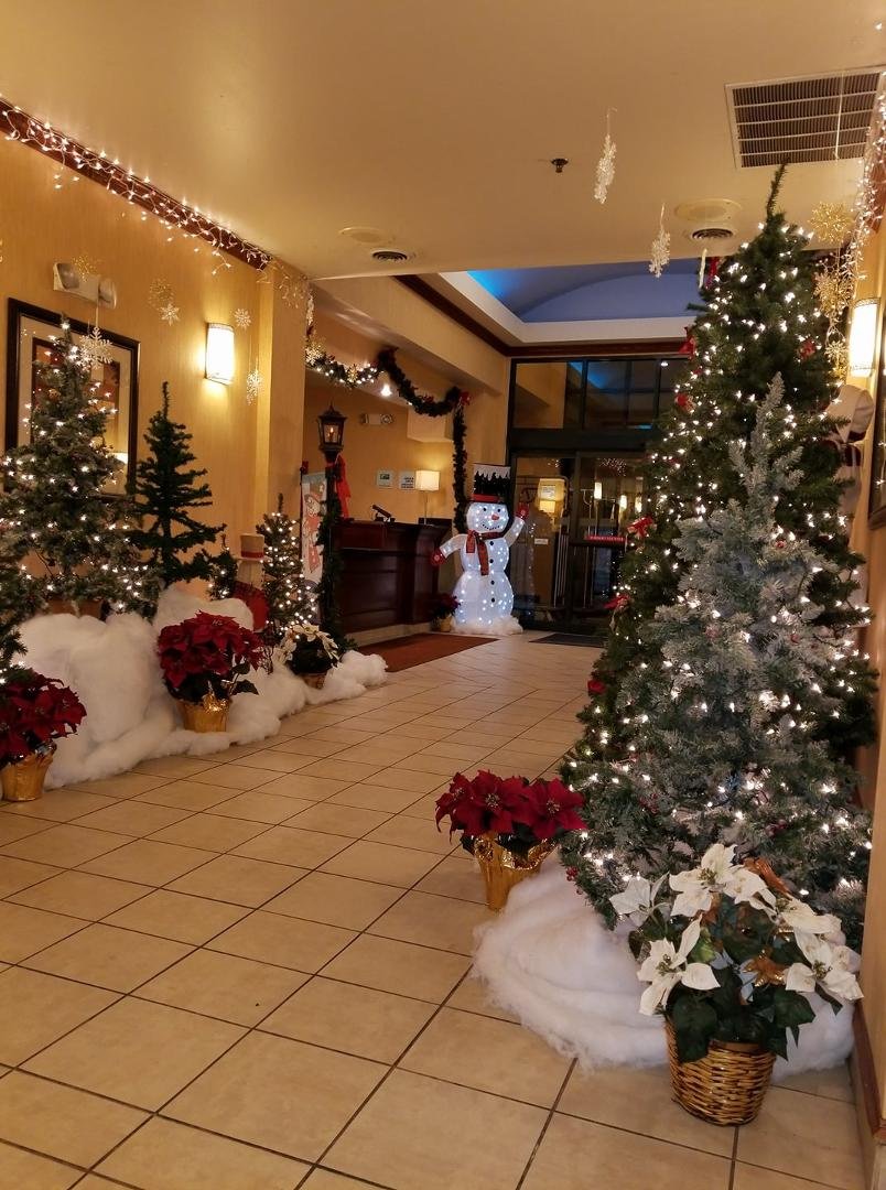 Holiday Inn Express lobby in Fort Atkinson