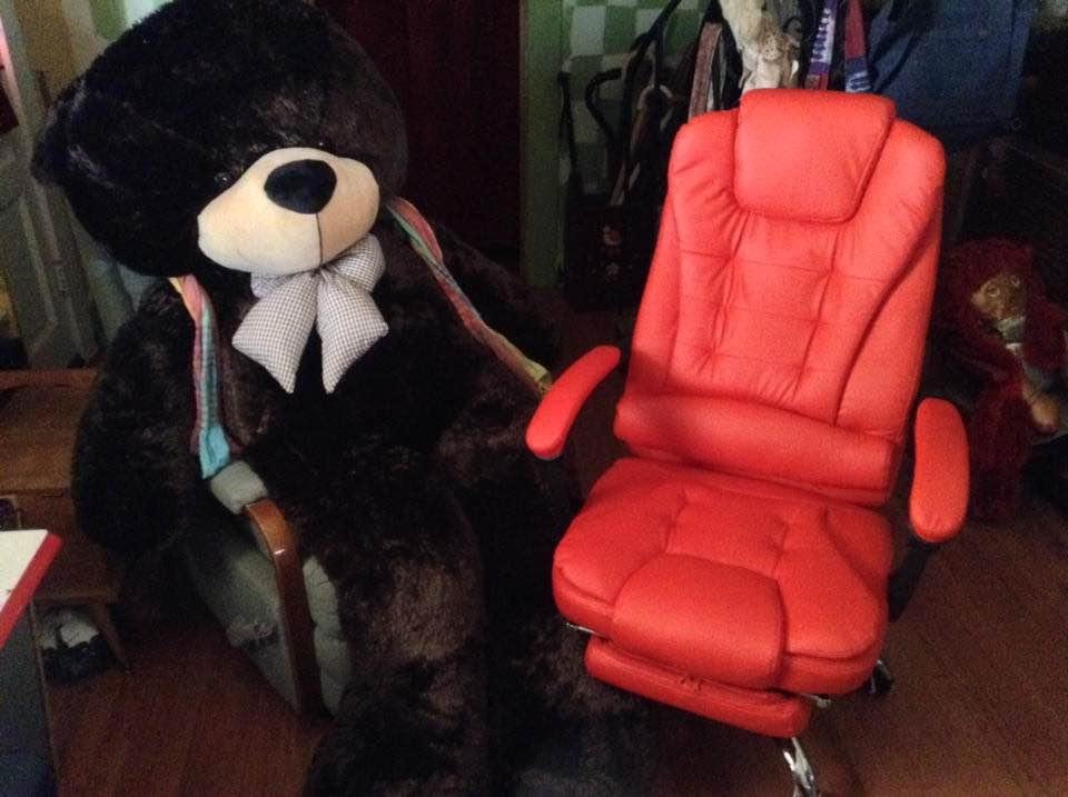 On the left is my big teddy bear. On the right is my new arting chair. I was looking at office chairs, all in black. Then this one appeared on my screen! Who could pass that up? I needed a chair for my art table. The