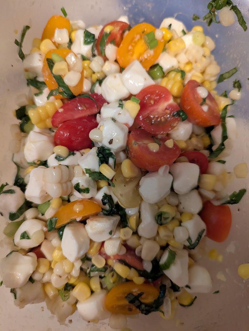 Fresh roasted corn caprese salad for lunches side dish today. Love summer for fruit and veg, peaches with breakfast earlier.