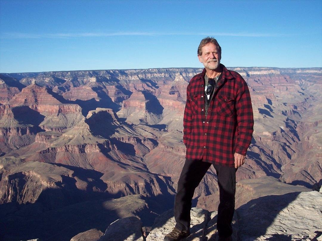 grand canyon Dec. 30th 2013, hell of a big ditch, tried to fill it up with two rocks.