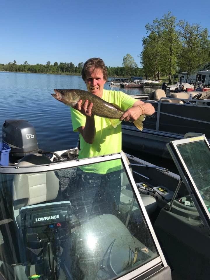 Had my best outing last night... 6 walleyes, including this 26 inch 6 and a half pounds(released) .. This year is off to a great start...