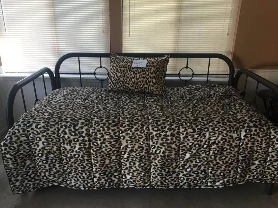 Trundle beds- like new 3314 Bedford  in Belmar