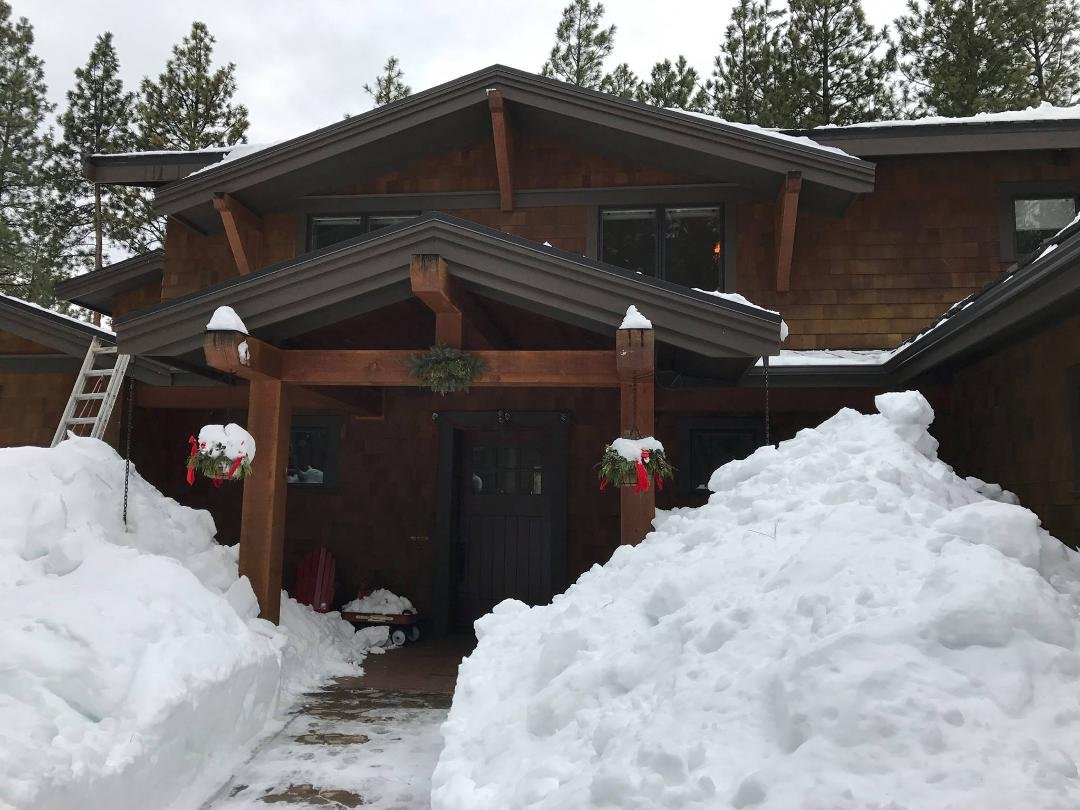Front door finally clear.  Yes that is 10-12' on each side.