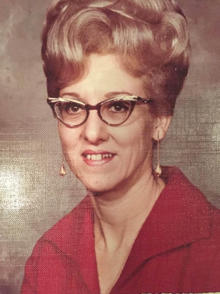 Memories of my mom this Mothers Day. 18 years gone, always in my heart.🌹Rose Louise. 💕