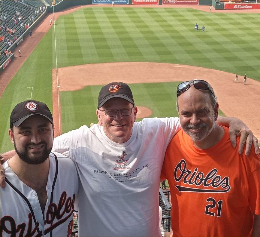 Turns out yesterday's post-game faces were NOT unhappy! Nothing better than watching the Orioles move into first place with two of my favorite people, theater bud Jarod Glou and long-long time O's internet pal Ranjit Dighe!!