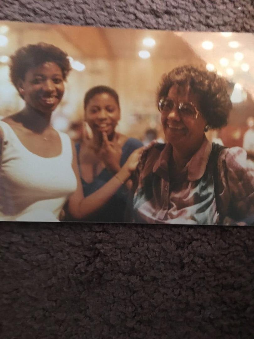 Wow!! A treasure!! My mother, myself and my niece's mother, Gretchen Ratcliff Sawyer.❤❤❤ MEMORIES