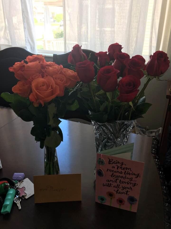 Such a lucky mom I am!! Holly and Darryl both brought me gorgeous flowers....I love you guys ❤️❤️❤️❤️❤️