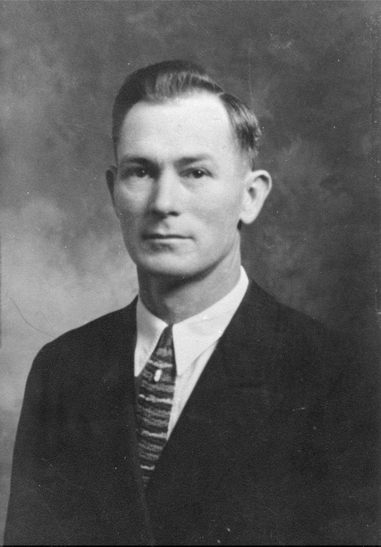 My grandfather, Roy Hardgrave, was born in Seymour, Texas, on August 16, 1892, so today is the 125th anniversary of his birth. He was a barber and part time carpenter, and sadly died of a perforated ulcer in 1937, at the a
