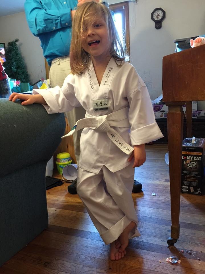 Alice loves her Taekwondo class !!