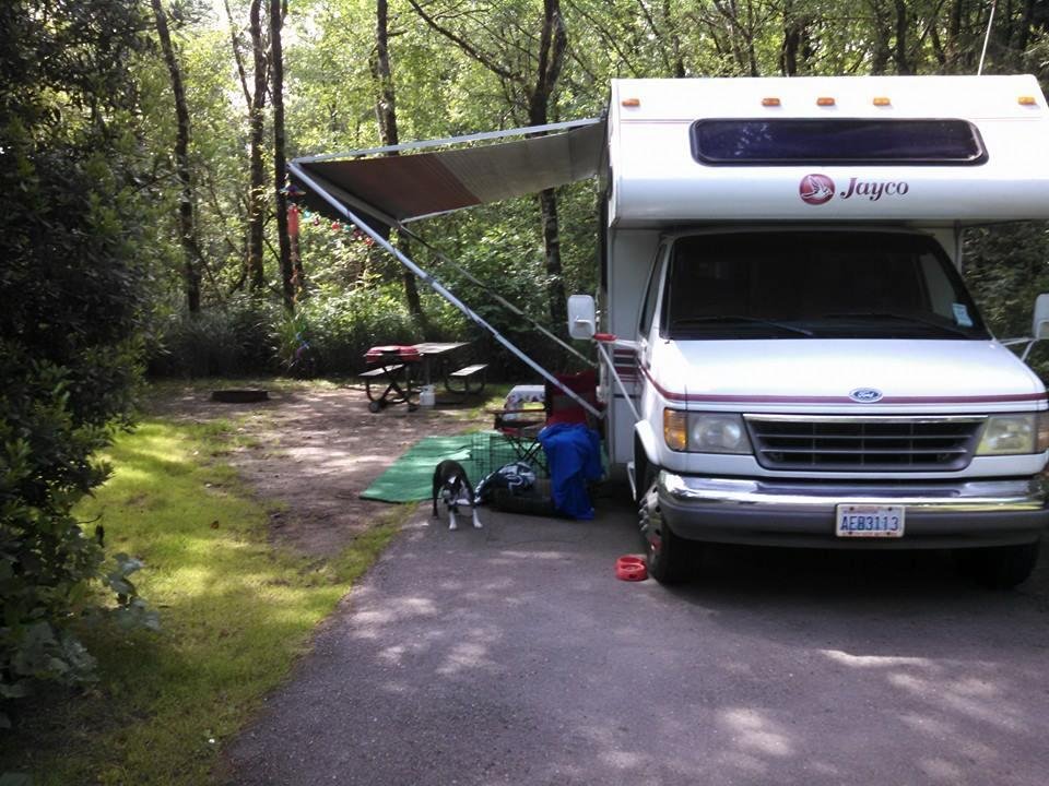 It's a beautiful morning in the campground! Getting ready to pack up the dog and head to Westport. Ran out of propane, sure hope I can find some!!